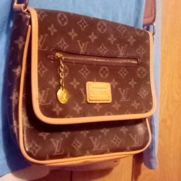 Vintage crossbody shoulder bag - Picture 2 of 14